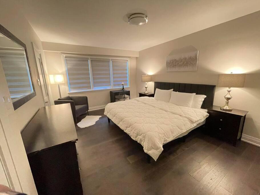 3-Bedroom Modern Luxury Apartment In The Heart Of City Toronto Zewnętrze zdjęcie