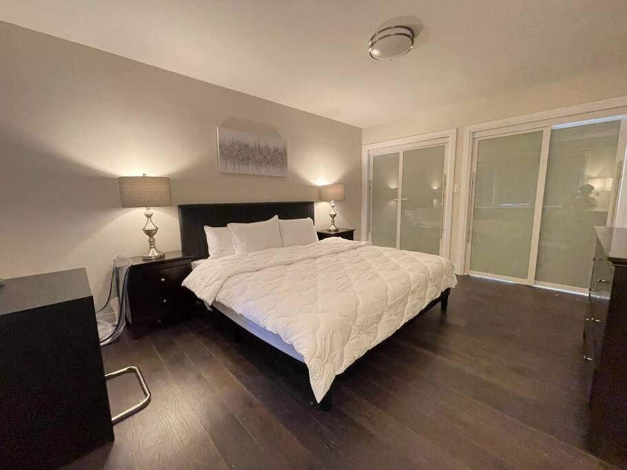 3-Bedroom Modern Luxury Apartment In The Heart Of City Toronto Zewnętrze zdjęcie