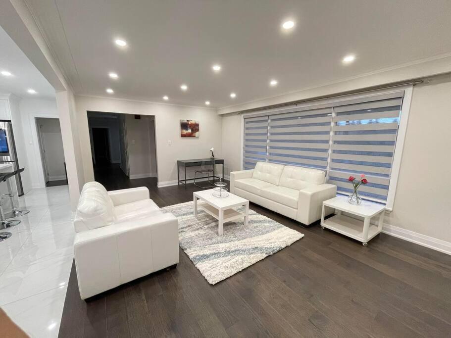 3-Bedroom Modern Luxury Apartment In The Heart Of City Toronto Zewnętrze zdjęcie